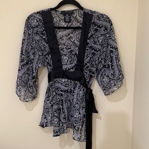 Chic Paisley Tie-Front or Tie back Blouse women’s 3/4 Sleeve top Size S (6-8)